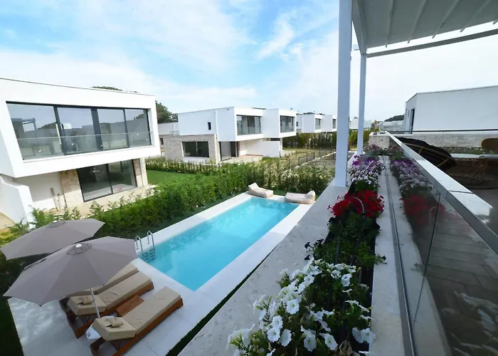 San Pietro * Durrës